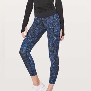 Lululemon Keep Your Form tights sz 4